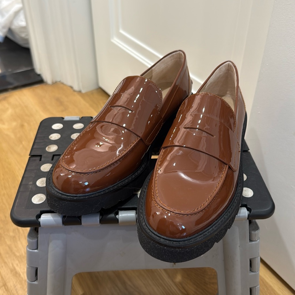 Stuart Weitzman Never Worn Brand New Parker Lift Loafers In Patent Cognac